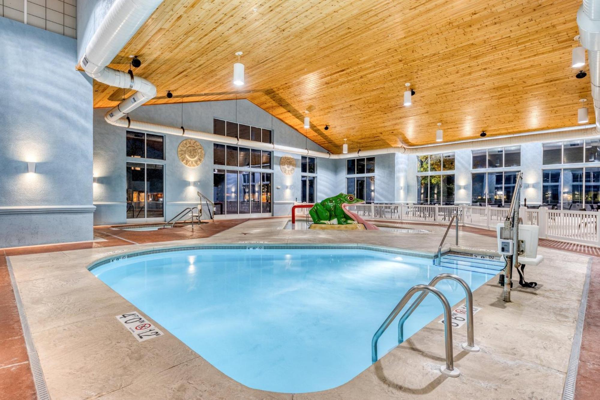 Holiday Inn Express & Suites - Green Bay East By Ihg Buitenkant foto