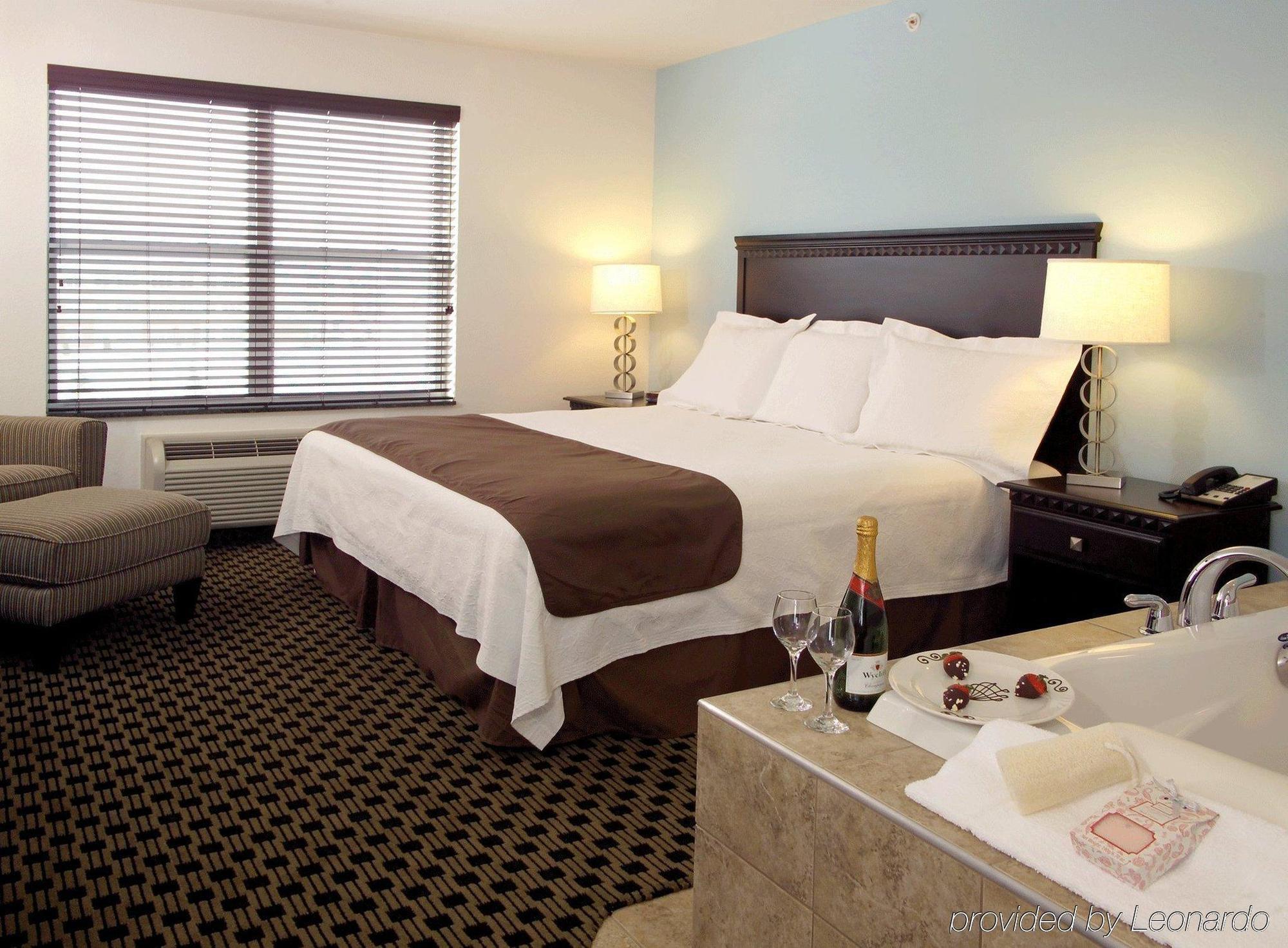 Holiday Inn Express & Suites - Green Bay East By Ihg Buitenkant foto